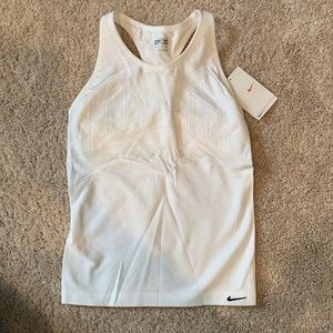 Nike White Fit Dry Tank XS/S NWT
